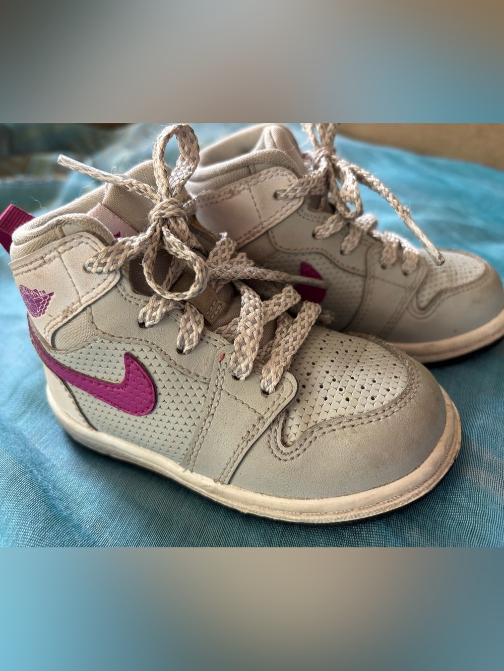 Nike Toddler Sz 6C